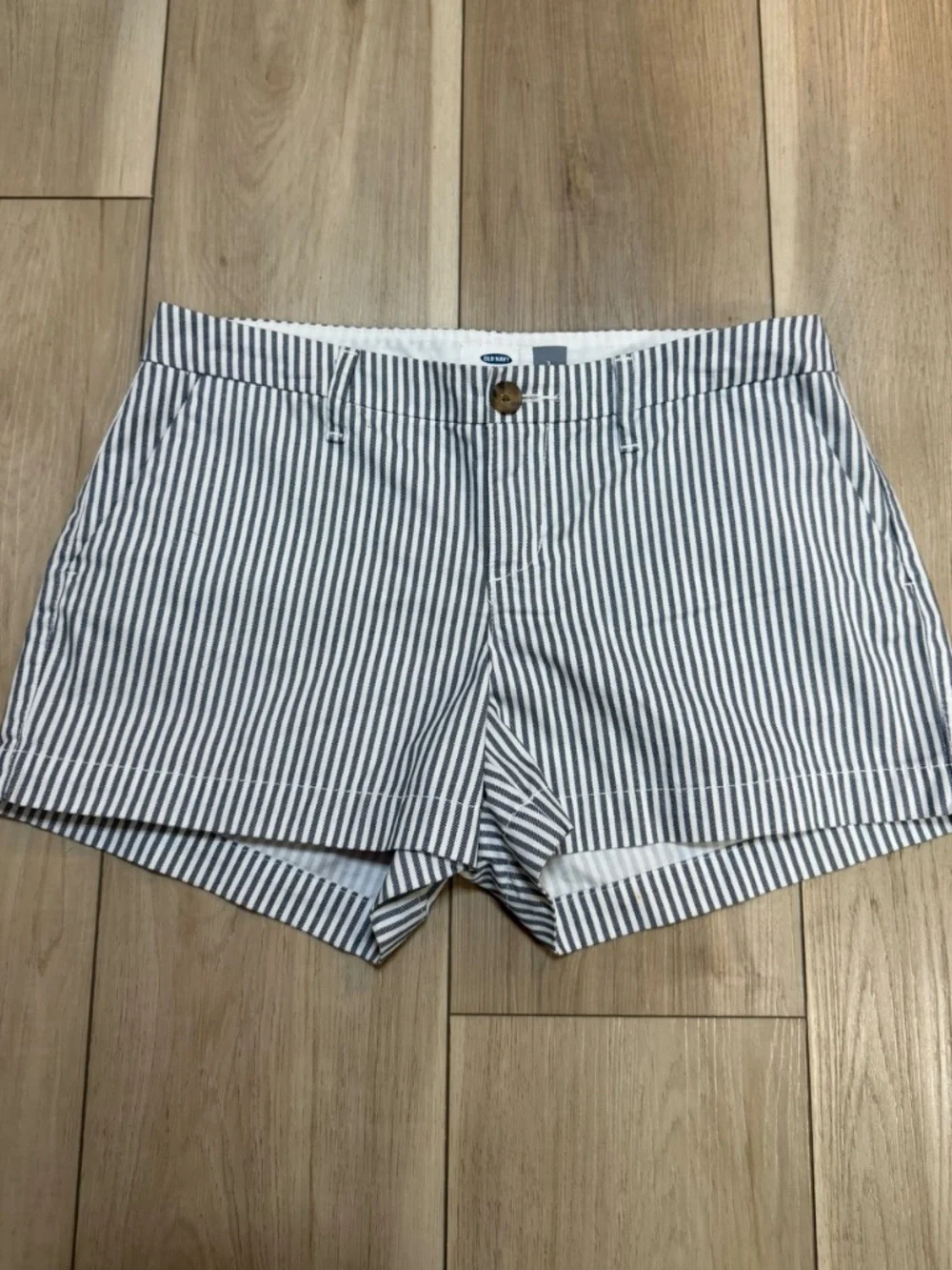 🤍 Old Navy Navy & White Striped Shorts | Size 2 | Preppy Coastal Summer Shorts - Picture 2 of 4